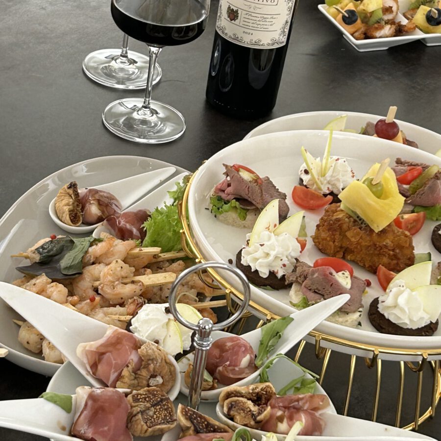 piE6aip4TNynucFIQdWTDA